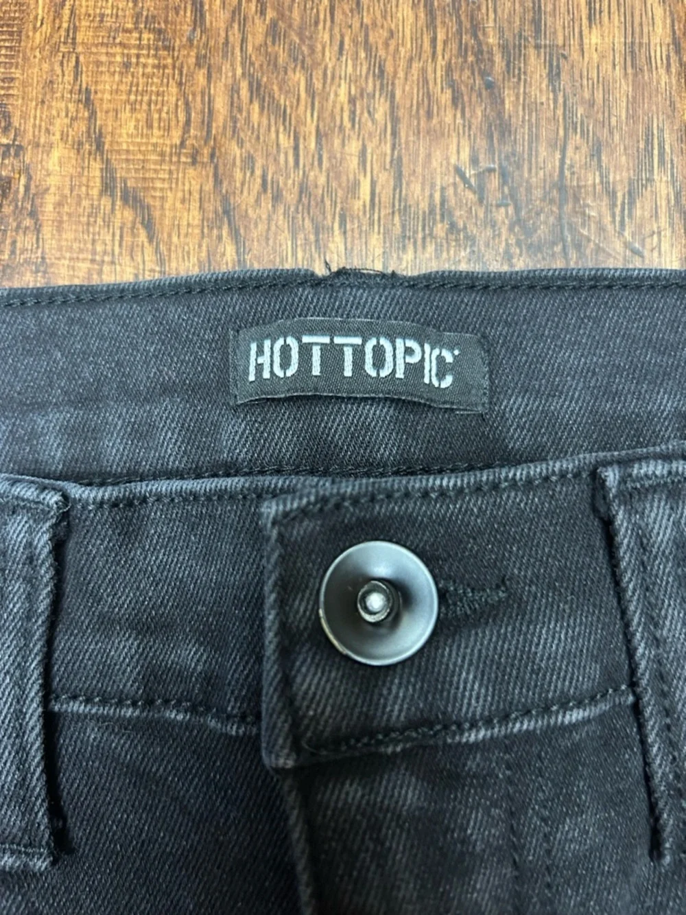 Hot Topic Black Zipper-Accent Denim moto Shorts - Picture 4 of 7
